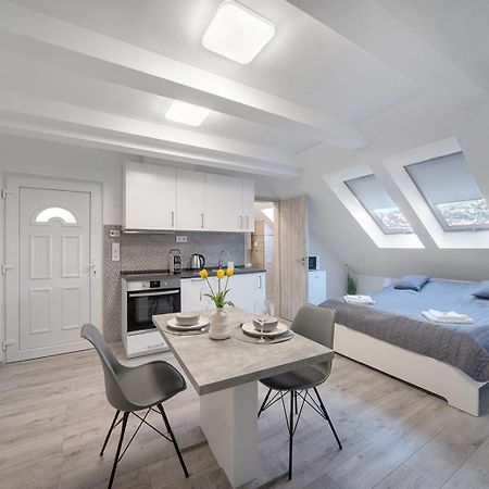 Agoston Apartman 1-2 - Lora,Marci Pécs Extérieur photo